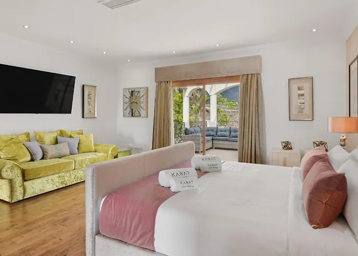 וילה Karat Lusso אדחה